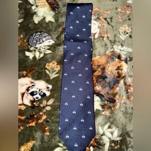 New Brooks Brother Classic Dark Blue Patterned 100% silk necktie